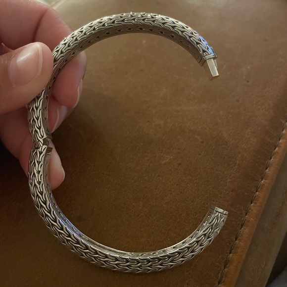 John Hardy Hinged Bangle - Picture 6 of 9